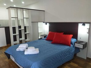 2 bedrooms, hypo-allergenic bedding, down duvets, in-room safe - Totoras Apart Federacion (Federacion)