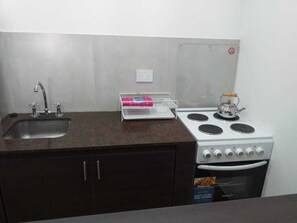 Tủ lạnh, lò nướng, bếp nấu, nồi cơm 