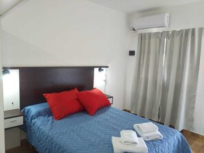 2 bedrooms, hypo-allergenic bedding, down duvets, in-room safe - Totoras Apart Federacion (Federacion)