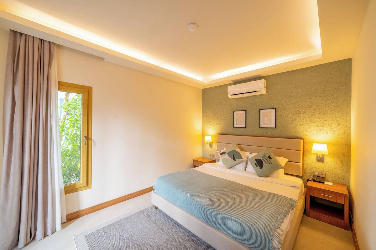 Luxury Room | 1 bedroom, premium bedding, minibar, in-room safe