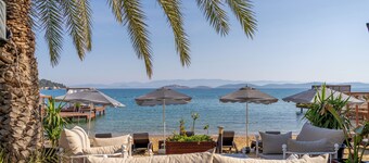 Moyo Luxury Hotel & Beach