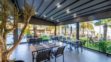 Frühstück, Mittagessen und Abendessen