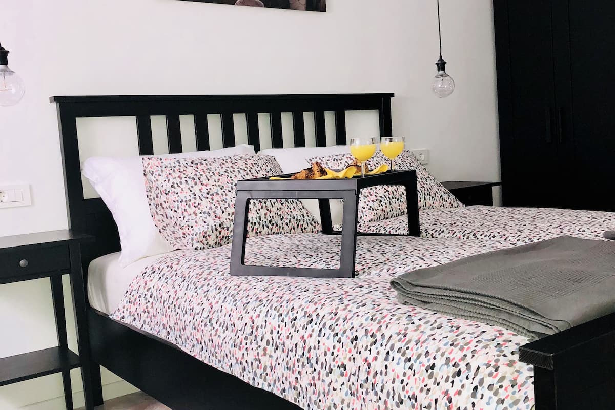 Appartement Deluxe, 1 chambre, non-fumeurs | 1 chambre, coffres-forts dans les chambres, décoration personnalisée