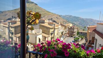 Vue depuis lâhĂ©bergement