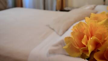 Chambre Supérieure Double ou avec lits jumeaux, salle de bains attenante (Cleopatra & Guendalina)