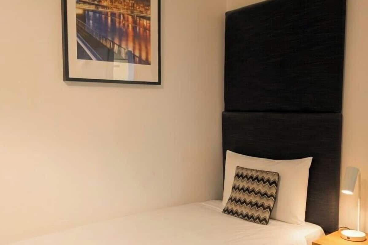 Single Room, Shared Bathroom | Individually decorated, individually furnished, laptop workspace