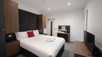 Double Room - En suite | Individually decorated, individually furnished, laptop workspace