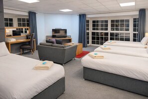 Executive Suite, Ensuite (Sleeps 6) | Individually decorated, individually furnished, laptop workspace - Hotel Express Newcastle Gateshead (Gateshead)