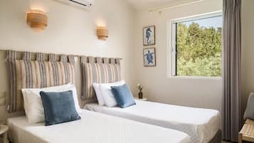 2 bedrooms, in-room safe, iron/ironing board, free cots/infant beds