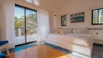 Villa (Maya) | Premium bedding, individually decorated, individually furnished