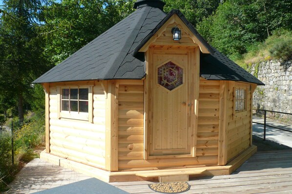 Front of property - Camping du Lac (Pourcharesses)