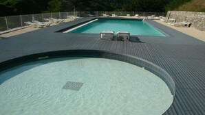 Seasonal outdoor pool, sun loungers - Camping du Lac (Pourcharesses)