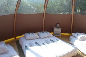 Tent (Wigwam Indien) | Individually decorated, individually furnished, blackout drapes - Camping du Lac (Pourcharesses)