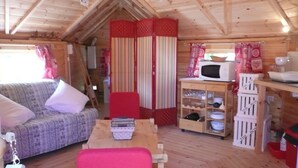Cabin (Kota Finlandais) | Living area - Camping du Lac (Pourcharesses)
