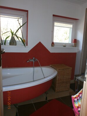 Comfort Apartment, Multiple Beds, Non Smoking, Garden View | Bathroom | Shower, towels - Leśny Apartament (Stegna)