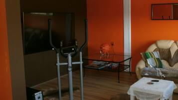 Comfort Apartment, Multiple Beds, Non Smoking, Garden View | 2 bedrooms, free WiFi, bed sheets
