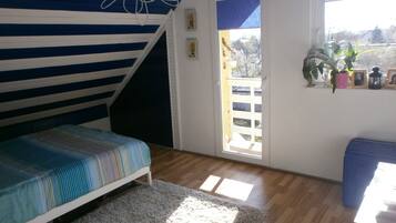 Comfort Apartment, Multiple Beds, Non Smoking, Garden View | 2 bedrooms, free WiFi, bed sheets