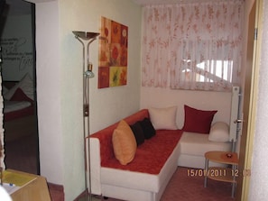 เครื่องนอนป้องกันสารก่อภูมิแพ้, โต๊ะทำงาน, Wi-Fi ฟรี, ผ้าปูที่นอน