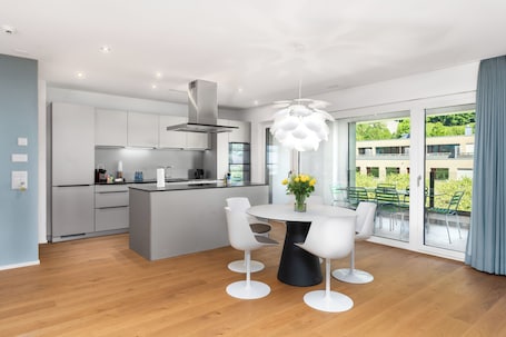 Luxury Apartment, 2 Bedrooms | Private kitchen | Fridge, microwave, oven, stovetop