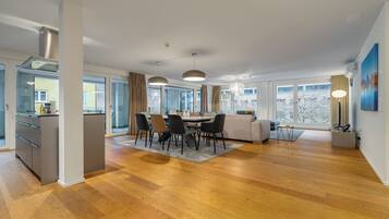 Luxury Apartment, 3 Bedrooms | Living area