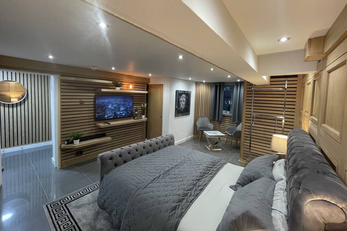 Double Room, Ensuite | WiFi (surcharge), bed sheets