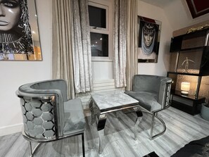 Basic-Doppelzimmer, Gemeinschaftsbad | WLAN, Bettwäsche