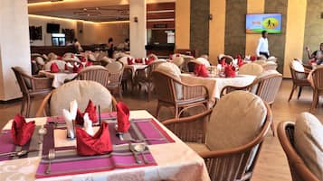 Free daily buffet breakfast