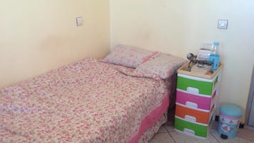 Apartamento básico, 3 habitaciones, fumadores | 3 dormitorios, tabla de planchar con plancha, cunas (de pago)