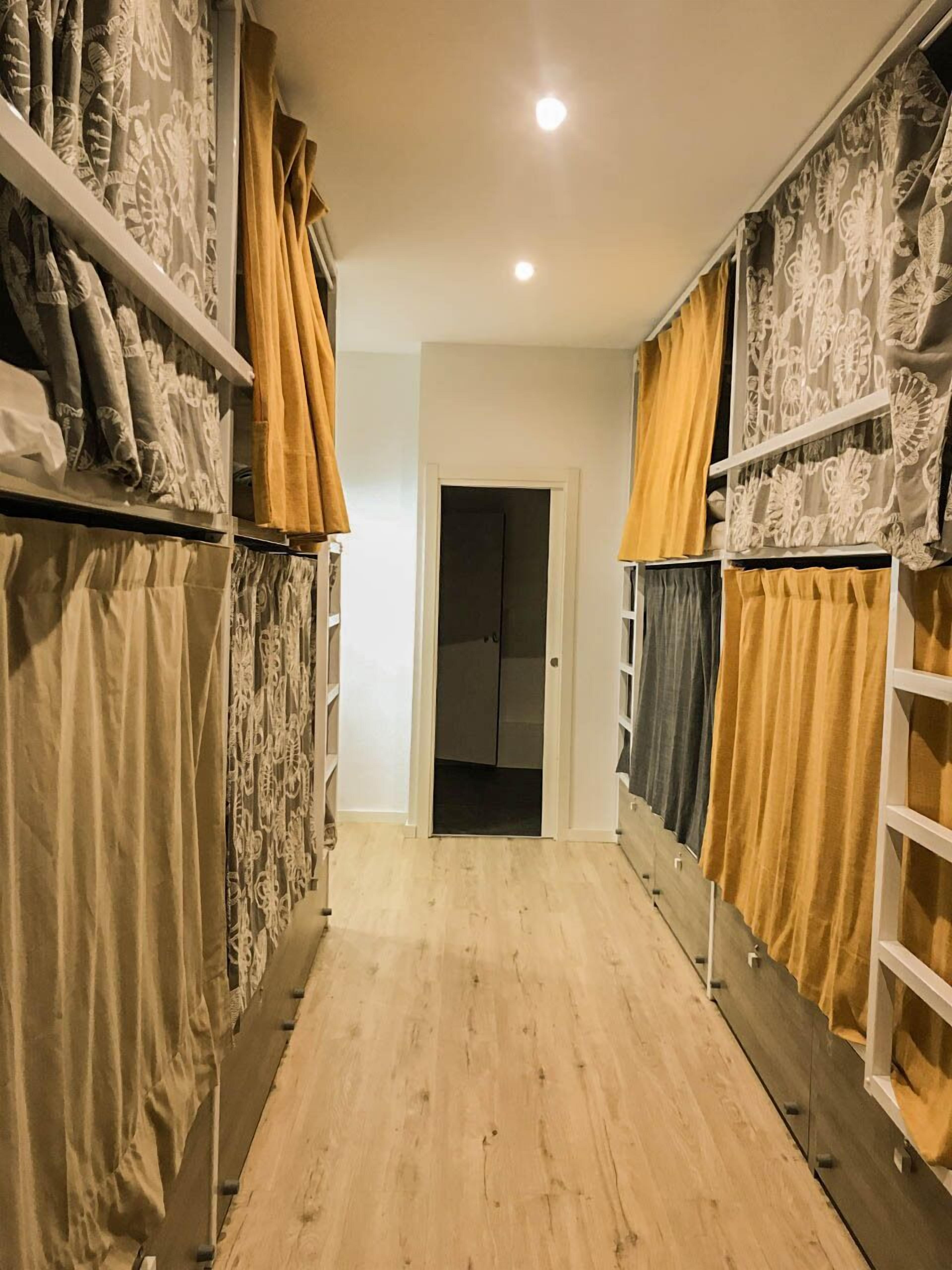 Gemeinsamer Schlafsaal, Gemischter Schlafsaal, Gemeinschaftsbad (Algarrobo - 1 bed in 8 Bed Dorm)