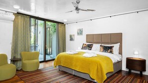 Villa, eigener Pool, Erdgeschoss | 3 Schlafzimmer, schallisolierte Zimmer, Bügeleisen/Bügelbrett