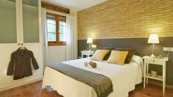 Appartement, 2 slaapkamers (Riguel) | Een bureau, verduisterende gordijnen, geluiddichte muren