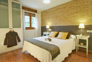 Διαμέρισμα, 2 Υπνοδωμάτια (Riguel) | Γραφείο, κουρτίνες συσκότισης, ηχομόνωση, σίδερο/σιδερώστρα 