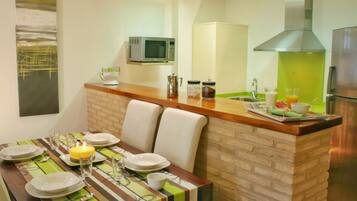 Apartemen, 2 kamar tidur (Cadenas) | Dapur pribadi | Lemari es besar, microwave, kompor, dan mesin pencuci piring