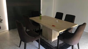 Private kitchen - Southern Suburbs Home (Southern River)