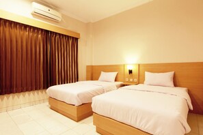 Deluxe Twin Room | Desk, free WiFi - Hotel Pondok Anggun (Depok)