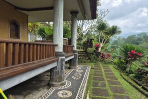 Deluxe Room | Terrace/patio - Mulia Garden Bungalows (Pupuan)