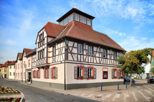 Exterior - Hotel Goldenes Lamm (Dudenhofen)