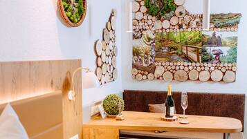 Signature Double Room | In-room safe, desk, free WiFi, bed sheets