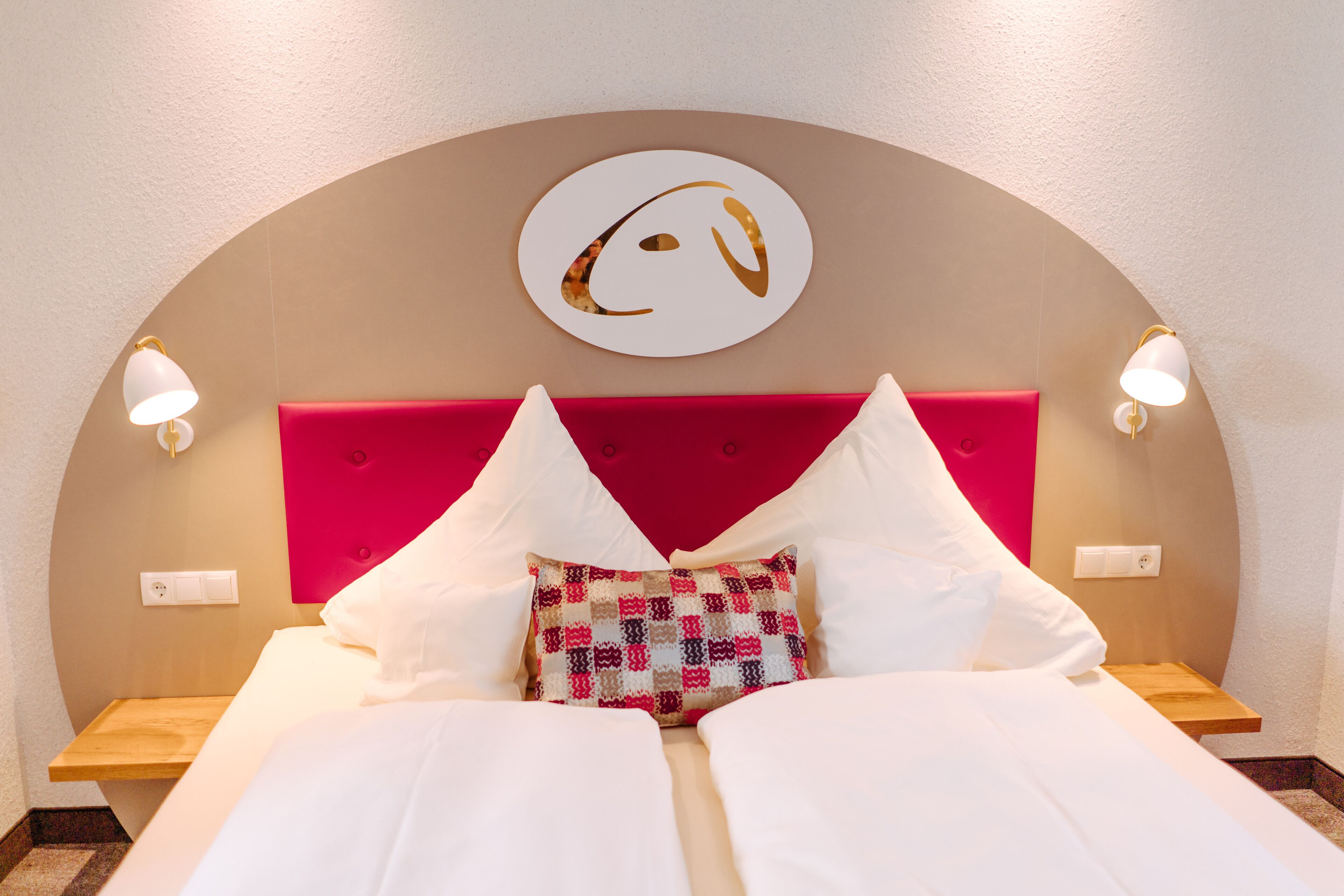 classic double room | 1 bedroom, in-room safe, desk, cots/infant beds