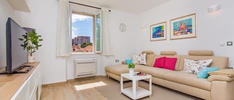 Apartment, 1 Bedroom | Living room