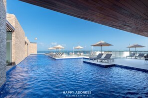 Outdoor pool - Full Stylish 2BR apartment in heart of town by Happy Address (Playa del Carmen)