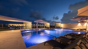 Outdoor pool - Pleasant 1BR a few step away from the beach by Happy Address (Playa del Carmen)