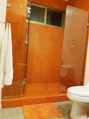 Apartment | Bathroom - Comfortable 2 BR condo steps away from 5th Av and Mamitas Beach by Happy Address (Playa del Carmen)