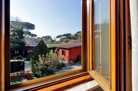 Classic Double Room, Non Smoking | Courtyard view