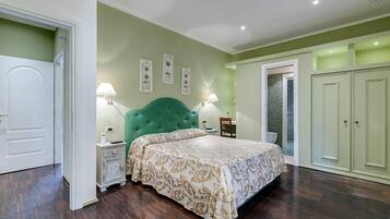 Comfort Triple Room, Non Smoking | Desk, free WiFi