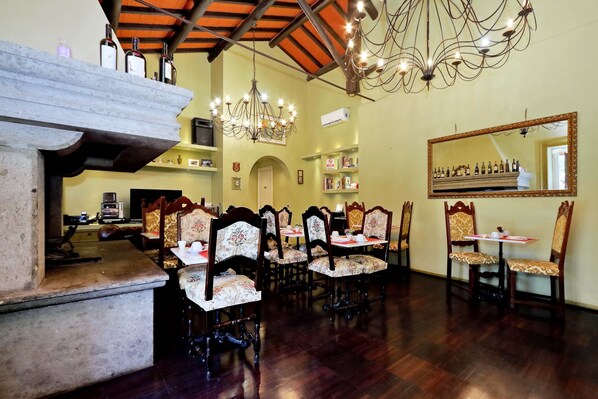 المنشأة من الداخل