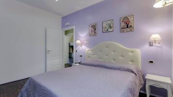 Classic Double Room, Non Smoking | Desk, free WiFi