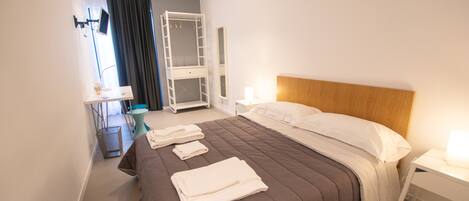 Dobbeltrom, terrasse | Skrivebord, blendingsgardiner, lydisolert og barnesenger (inkludert)