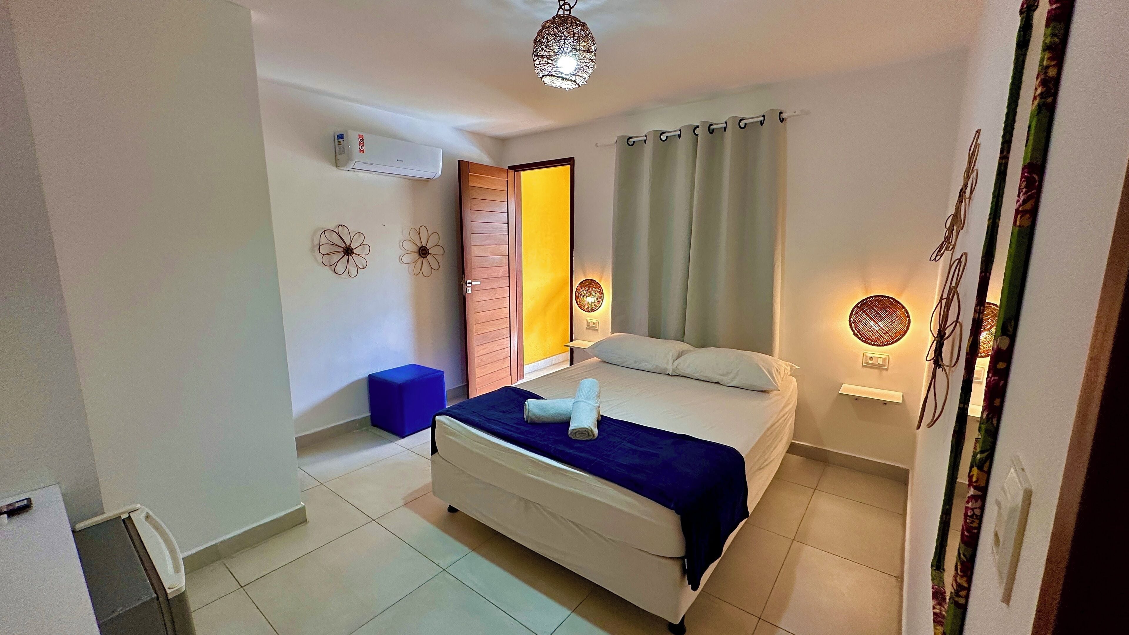 Minibar, caja de seguridad en la habitación, escritorio y wifi gratis 