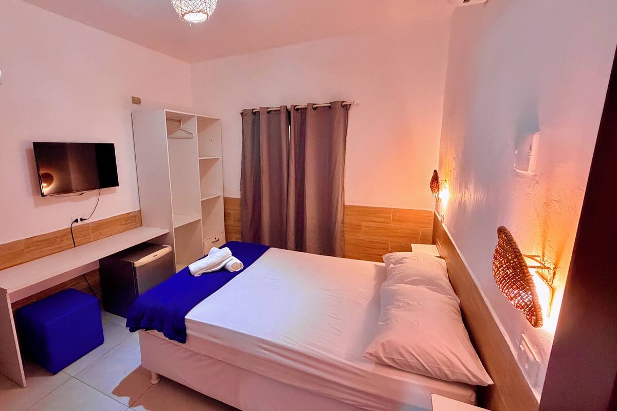 Quarto Casal padrão | Minibar, Zimmersafe, Schreibtisch, kostenloses WLAN